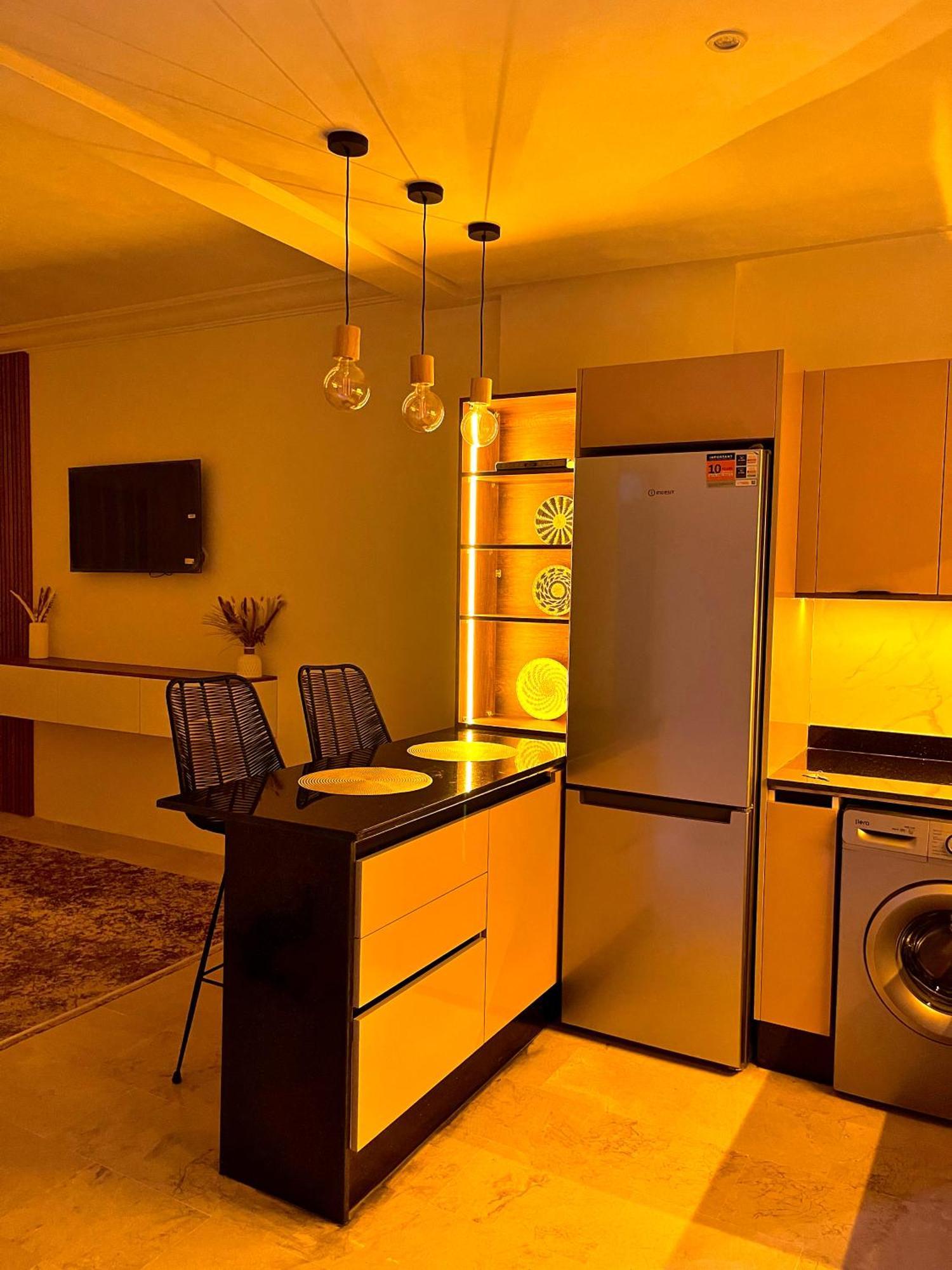 Elegant Appartement Avec Un Acces Piscine Jardin Parking Sous-Sol Et Wifi Haut Debit Fibre Optique タンジェ エクステリア 写真