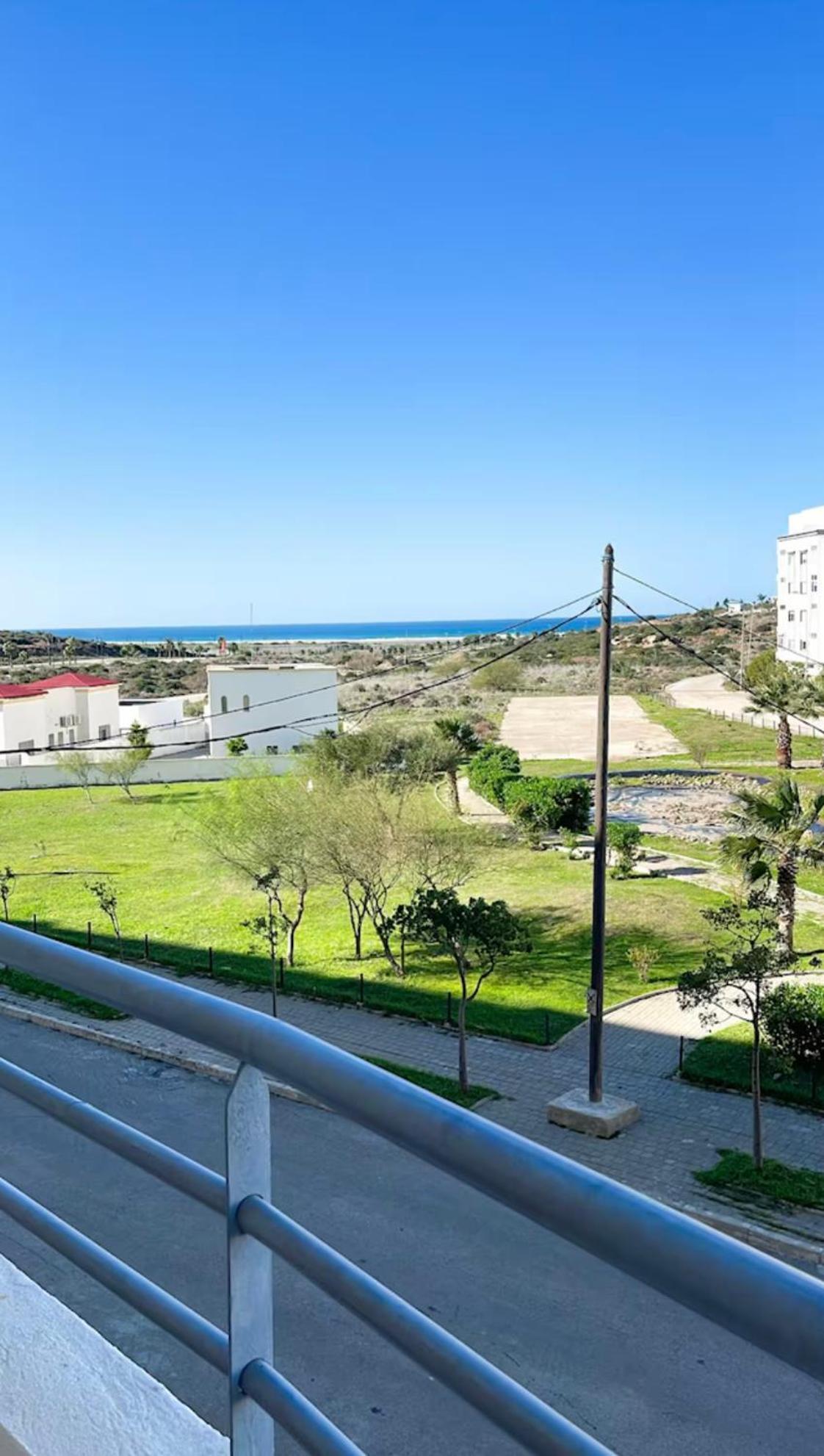 Elegant Appartement Avec Un Acces Piscine Jardin Parking Sous-Sol Et Wifi Haut Debit Fibre Optique タンジェ エクステリア 写真